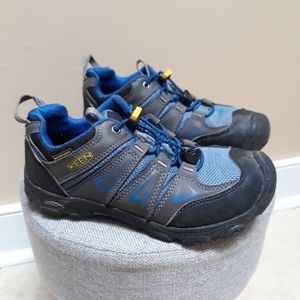 Keen Oakridge Low Hiking Sneaker Shoe